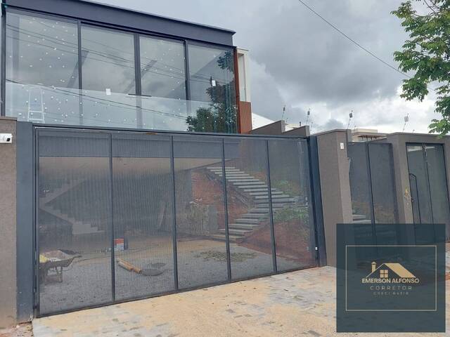 #107 - Casa para Venda em Pouso Alegre - MG